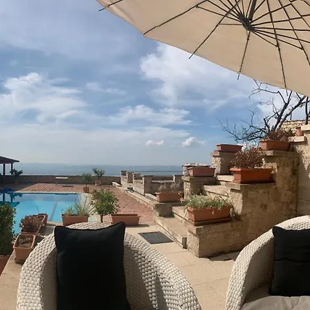 Villa Celaj “The Castle” * Krujë