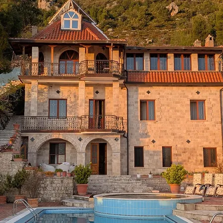 Villa Celaj “the Castle” Krujë